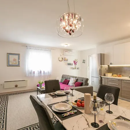 Apartman Vision M Apartment *